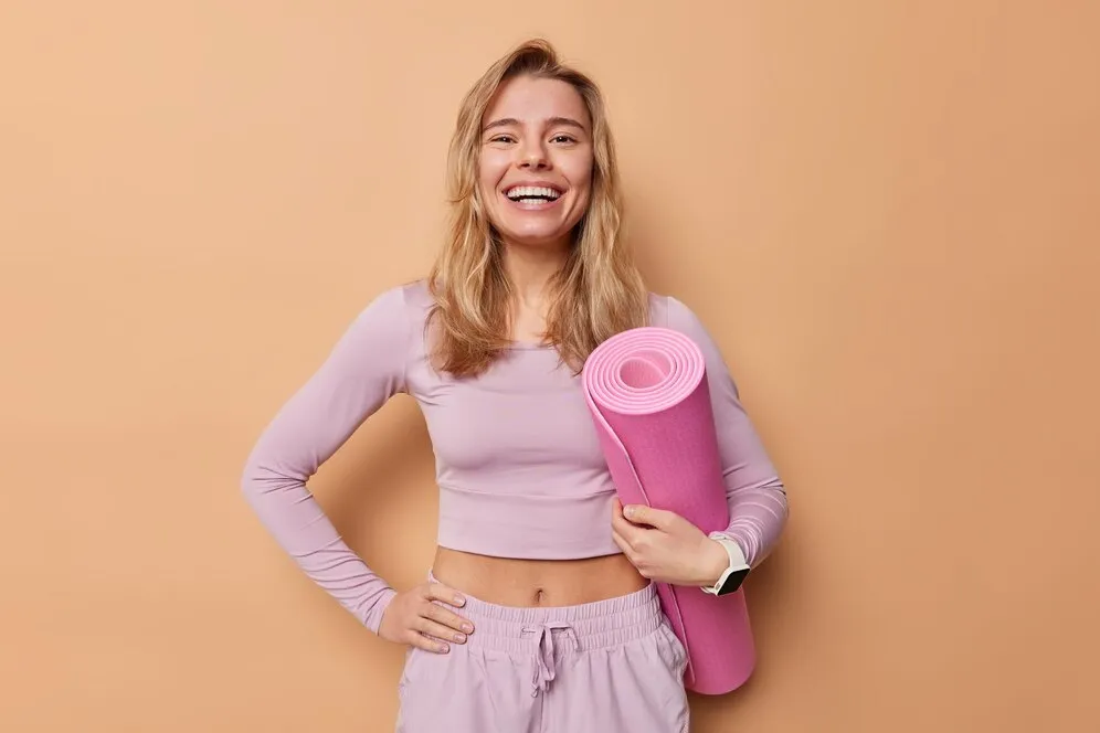 HACER DEPORTE CON LA REGLA – DEPORTE CON LA REGLA – NADAR CON LA REGLA – NATACIÓN CON LA REGLA – NADAR CON EL PERIODO – TAMPONES COMODOS PARA CORRER – TAMPÓN ESPONJA CONFORT 365 – ESPONJA MENSTRUAL CONFORT 365